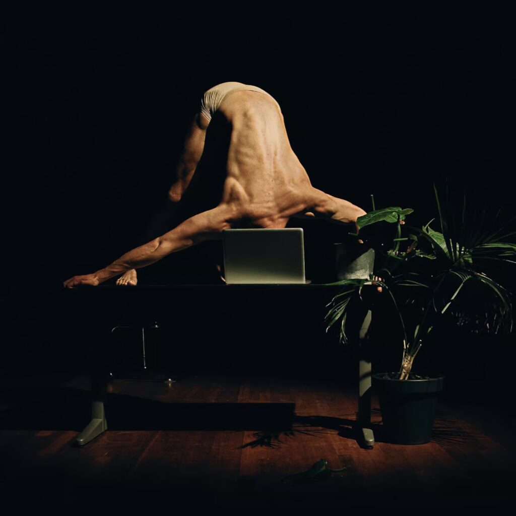 Samuel van Keeken performing "To Kill A Fixed Identity"